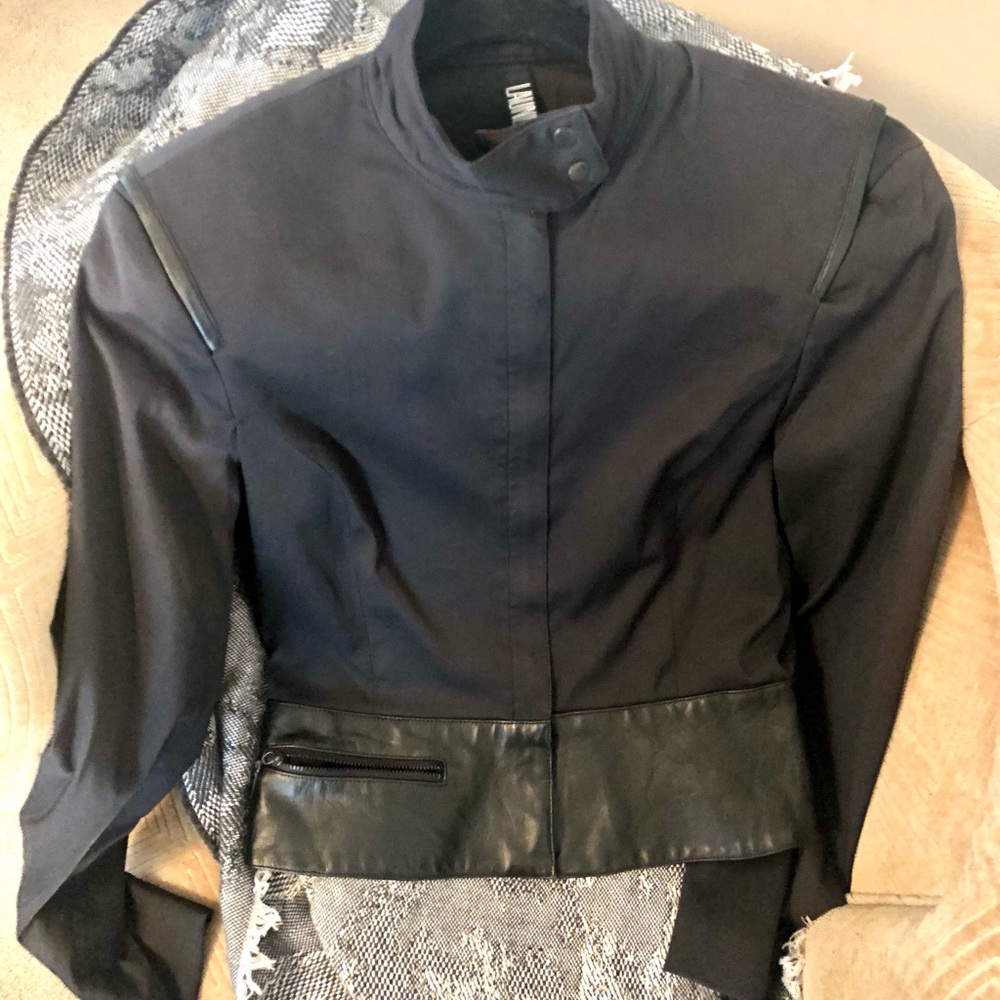 Laundry by Shelli Segal LAMB LEATHER waist cotton spandex tapered cropped jacket